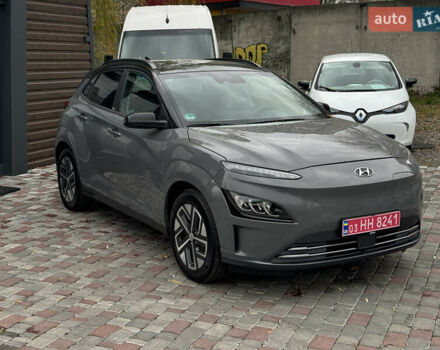 Серый Хендай Kona Electric, объемом двигателя 0 л и пробегом 65 тыс. км за 17999 $, фото 11 на Automoto.ua