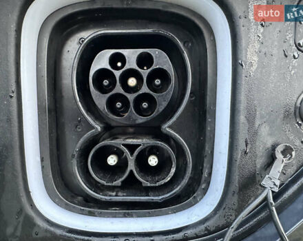 Сірий Хендай Kona Electric, об'ємом двигуна 0 л та пробігом 23 тис. км за 17900 $, фото 8 на Automoto.ua