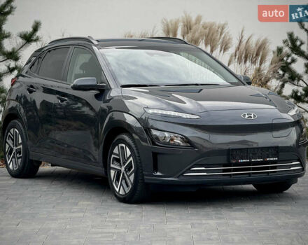 Серый Хендай Kona Electric, объемом двигателя 0 л и пробегом 87 тыс. км за 19552 $, фото 6 на Automoto.ua