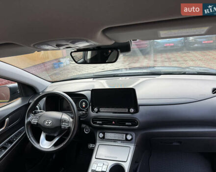 Серый Хендай Kona Electric, объемом двигателя 0 л и пробегом 77 тыс. км за 15999 $, фото 33 на Automoto.ua