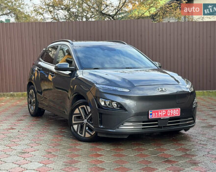 Серый Хендай Kona Electric, объемом двигателя 0 л и пробегом 77 тыс. км за 15999 $, фото 58 на Automoto.ua