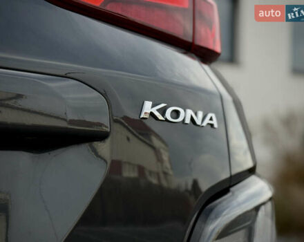 Серый Хендай Kona Electric, объемом двигателя 0 л и пробегом 87 тыс. км за 19552 $, фото 46 на Automoto.ua
