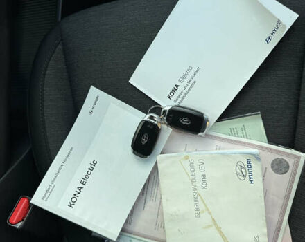 Серый Хендай Kona Electric, объемом двигателя 0 л и пробегом 77 тыс. км за 15999 $, фото 70 на Automoto.ua