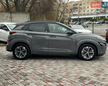 Серый Хендай Kona Electric, объемом двигателя 0 л и пробегом 65 тыс. км за 17999 $, фото 10 на Automoto.ua