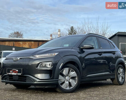 Серый Хендай Kona Electric, объемом двигателя 0 л и пробегом 72 тыс. км за 20154 $, фото 3 на Automoto.ua