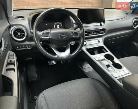Сірий Хендай Kona Electric, об'ємом двигуна 0 л та пробігом 44 тис. км за 17600 $, фото 18 на Automoto.ua
