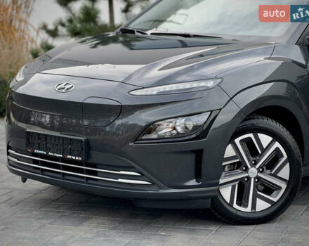 Серый Хендай Kona Electric, объемом двигателя 0 л и пробегом 87 тыс. км за 19552 $, фото 9 на Automoto.ua