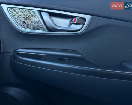 Сірий Хендай Kona Electric, об'ємом двигуна 0 л та пробігом 83 тис. км за 19900 $, фото 90 на Automoto.ua