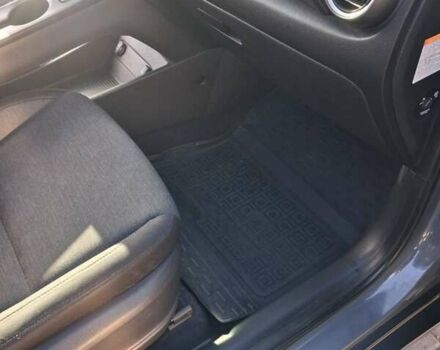 Серый Хендай Kona Electric, объемом двигателя 0 л и пробегом 45 тыс. км за 15999 $, фото 32 на Automoto.ua