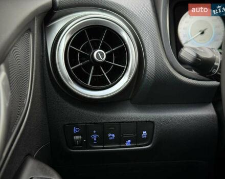 Серый Хендай Kona Electric, объемом двигателя 0 л и пробегом 87 тыс. км за 19552 $, фото 91 на Automoto.ua