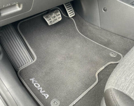 Серый Хендай Kona Electric, объемом двигателя 0 л и пробегом 47 тыс. км за 15950 $, фото 15 на Automoto.ua