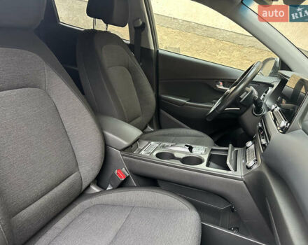 Сірий Хендай Kona Electric, об'ємом двигуна 0 л та пробігом 44 тис. км за 17600 $, фото 36 на Automoto.ua