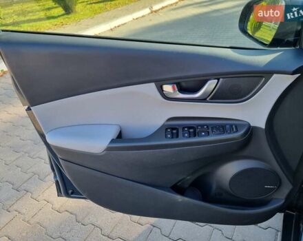 Серый Хендай Kona Electric, объемом двигателя 0 л и пробегом 42 тыс. км за 21500 $, фото 12 на Automoto.ua