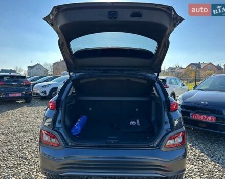 Сірий Хендай Kona Electric, об'ємом двигуна 0 л та пробігом 83 тис. км за 19900 $, фото 81 на Automoto.ua