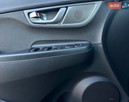 Сірий Хендай Kona Electric, об'ємом двигуна 0 л та пробігом 83 тис. км за 19900 $, фото 8 на Automoto.ua