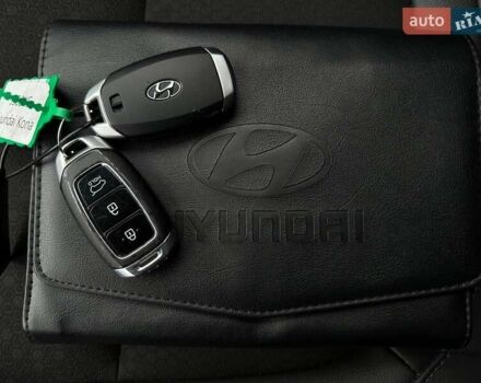 Серый Хендай Kona Electric, объемом двигателя 0 л и пробегом 65 тыс. км за 19900 $, фото 85 на Automoto.ua