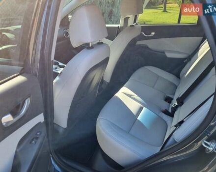 Серый Хендай Kona Electric, объемом двигателя 0 л и пробегом 42 тыс. км за 21500 $, фото 20 на Automoto.ua