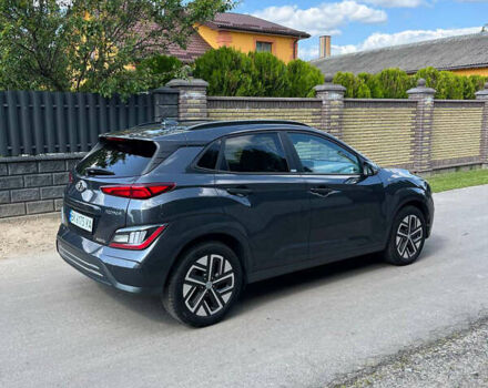 Серый Хендай Kona Electric, объемом двигателя 0 л и пробегом 30 тыс. км за 18000 $, фото 4 на Automoto.ua