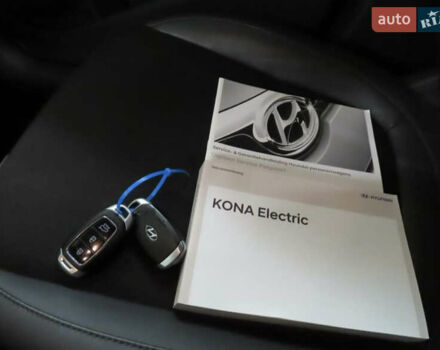 Серый Хендай Kona Electric, объемом двигателя 0 л и пробегом 130 тыс. км за 17950 $, фото 10 на Automoto.ua