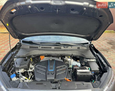 Серый Хендай Kona Electric, объемом двигателя 0 л и пробегом 77 тыс. км за 15999 $, фото 38 на Automoto.ua