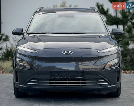 Серый Хендай Kona Electric, объемом двигателя 0 л и пробегом 87 тыс. км за 19552 $, фото 7 на Automoto.ua