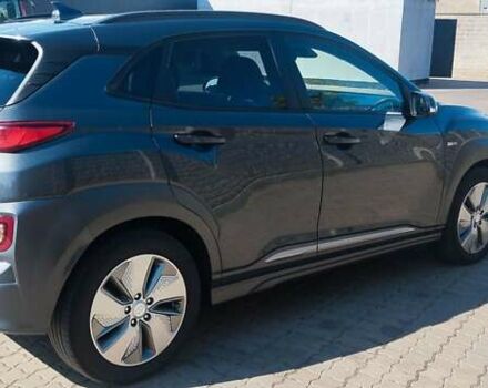 Сірий Хендай Kona Electric, об'ємом двигуна 0 л та пробігом 134 тис. км за 17800 $, фото 3 на Automoto.ua