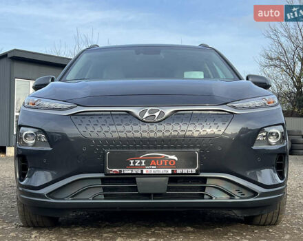 Серый Хендай Kona Electric, объемом двигателя 0 л и пробегом 72 тыс. км за 20154 $, фото 1 на Automoto.ua