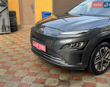 Серый Хендай Kona Electric, объемом двигателя 0 л и пробегом 77 тыс. км за 15999 $, фото 47 на Automoto.ua