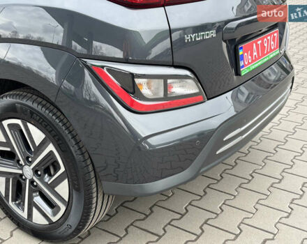 Сірий Хендай Kona Electric, об'ємом двигуна 0 л та пробігом 52 тис. км за 16450 $, фото 18 на Automoto.ua