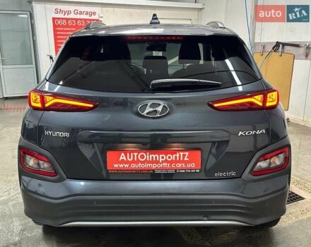 Серый Хендай Kona Electric, объемом двигателя 0 л и пробегом 65 тыс. км за 19900 $, фото 24 на Automoto.ua