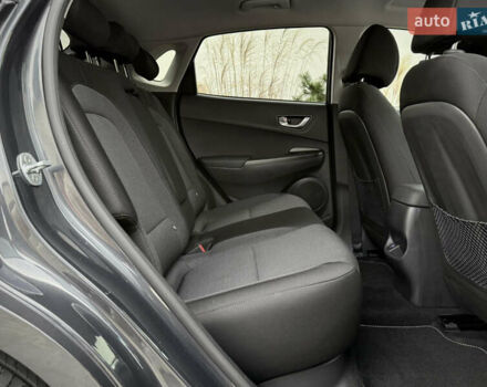 Серый Хендай Kona Electric, объемом двигателя 0 л и пробегом 87 тыс. км за 19552 $, фото 75 на Automoto.ua