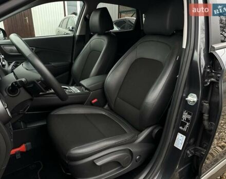 Серый Хендай Kona Electric, объемом двигателя 0 л и пробегом 65 тыс. км за 19900 $, фото 36 на Automoto.ua