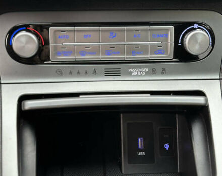 Серый Хендай Kona Electric, объемом двигателя 0 л и пробегом 63 тыс. км за 18450 $, фото 25 на Automoto.ua