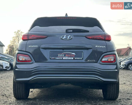 Серый Хендай Kona Electric, объемом двигателя 0 л и пробегом 72 тыс. км за 20154 $, фото 6 на Automoto.ua