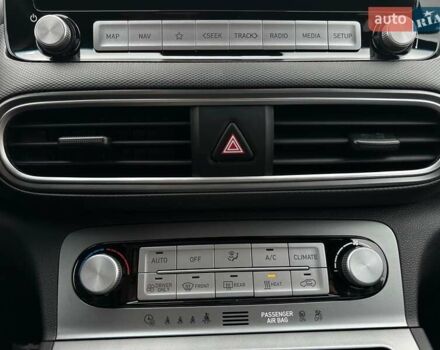 Серый Хендай Kona Electric, объемом двигателя 0 л и пробегом 65 тыс. км за 19900 $, фото 14 на Automoto.ua