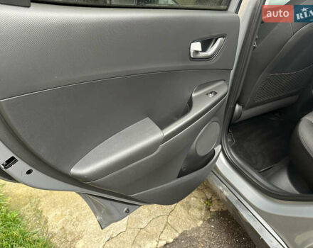 Сірий Хендай Kona Electric, об'ємом двигуна 0 л та пробігом 44 тис. км за 17600 $, фото 45 на Automoto.ua