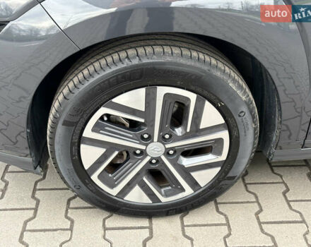 Сірий Хендай Kona Electric, об'ємом двигуна 0 л та пробігом 52 тис. км за 16450 $, фото 77 на Automoto.ua
