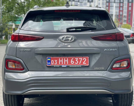 Серый Хендай Kona Electric, объемом двигателя 0 л и пробегом 47 тыс. км за 15950 $, фото 7 на Automoto.ua