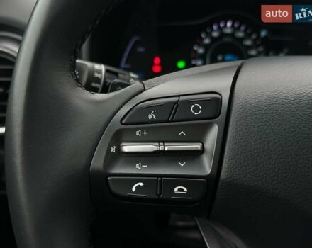 Серый Хендай Kona Electric, объемом двигателя 0 л и пробегом 65 тыс. км за 19900 $, фото 46 на Automoto.ua