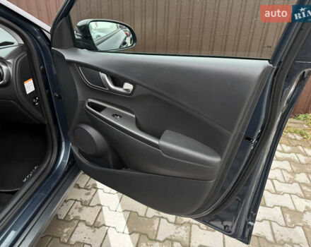 Сірий Хендай Kona Electric, об'ємом двигуна 0 л та пробігом 37 тис. км за 18100 $, фото 25 на Automoto.ua