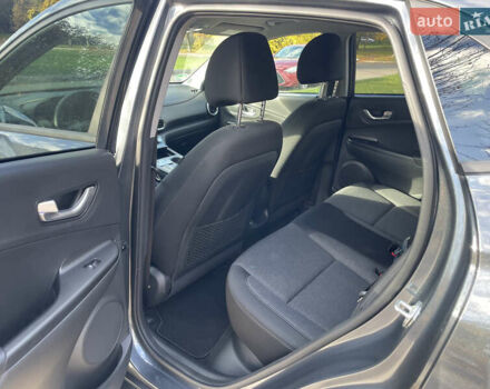 Серый Хендай Kona Electric, объемом двигателя 0 л и пробегом 48 тыс. км за 17390 $, фото 15 на Automoto.ua