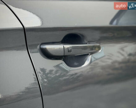 Серый Хендай Kona Electric, объемом двигателя 0 л и пробегом 87 тыс. км за 19552 $, фото 18 на Automoto.ua