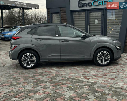 Серый Хендай Kona Electric, объемом двигателя 0 л и пробегом 65 тыс. км за 17999 $, фото 45 на Automoto.ua