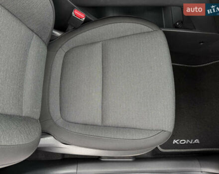 Сірий Хендай Kona Electric, об'ємом двигуна 0 л та пробігом 37 тис. км за 18100 $, фото 29 на Automoto.ua