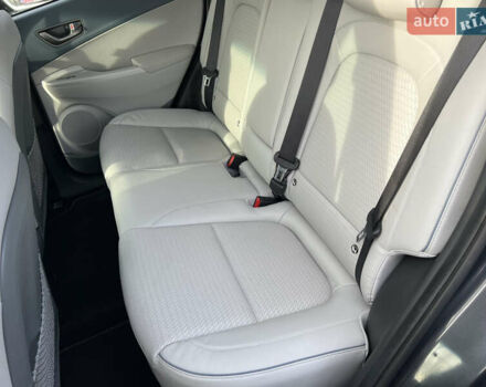 Серый Хендай Kona Electric, объемом двигателя 0 л и пробегом 72 тыс. км за 20154 $, фото 33 на Automoto.ua