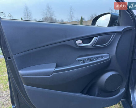 Сірий Хендай Kona Electric, об'ємом двигуна 0 л та пробігом 23 тис. км за 17900 $, фото 20 на Automoto.ua