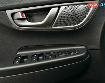 Серый Хендай Kona Electric, объемом двигателя 0 л и пробегом 65 тыс. км за 19900 $, фото 40 на Automoto.ua