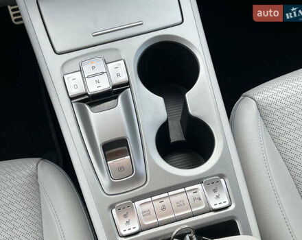 Серый Хендай Kona Electric, объемом двигателя 0 л и пробегом 72 тыс. км за 20154 $, фото 59 на Automoto.ua