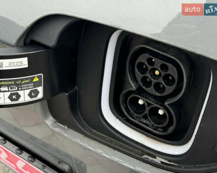 Серый Хендай Kona Electric, объемом двигателя 0 л и пробегом 65 тыс. км за 17999 $, фото 16 на Automoto.ua