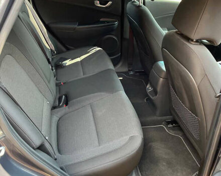 Серый Хендай Kona Electric, объемом двигателя 0 л и пробегом 30 тыс. км за 18000 $, фото 12 на Automoto.ua